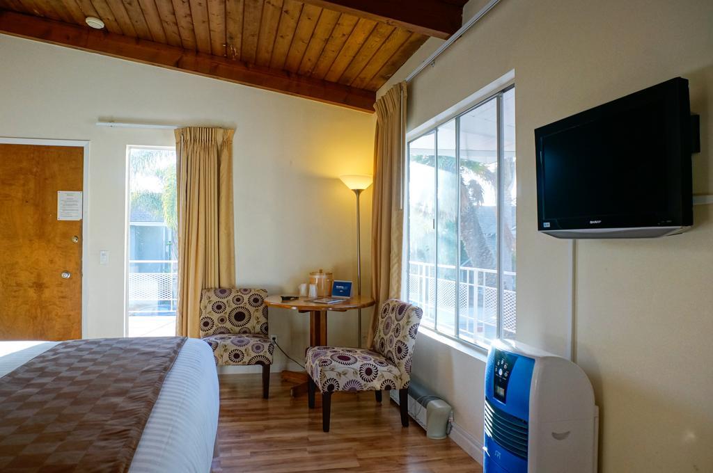 Pacific Crest Hotel Santa Barbara Room photo